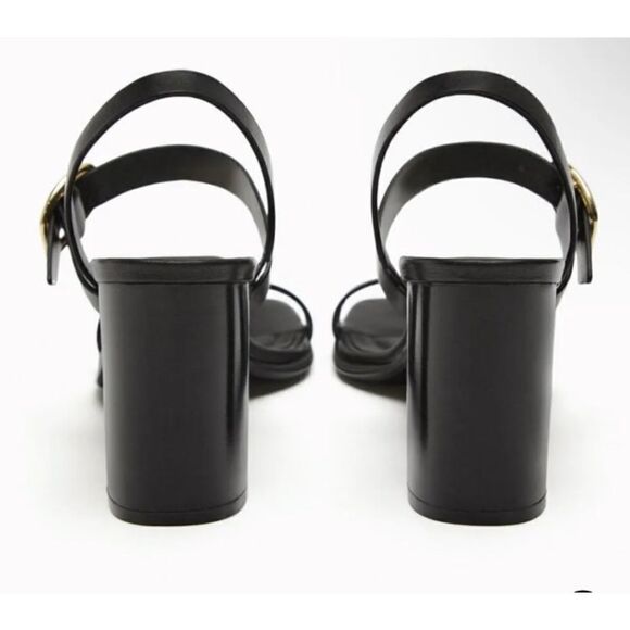 Elegant Black Heeled Sandals - Picture 4 of 9